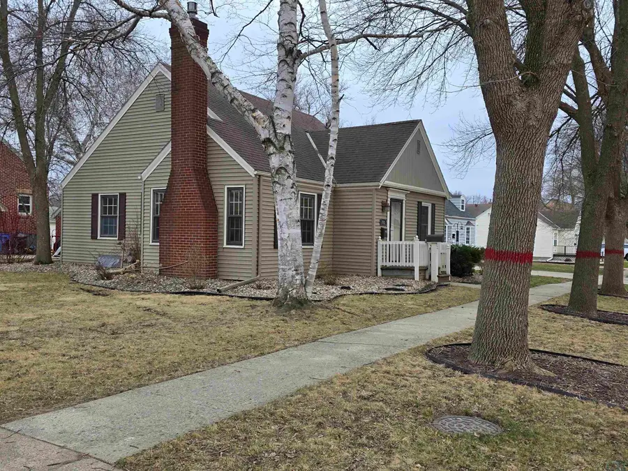 703 9th Ave, Sheldon, IA 51201 - #2