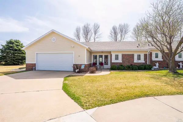 21 Park Village, LeMars, IA 51031