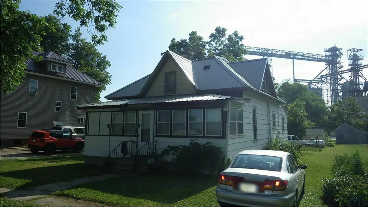 210 N 4TH AVE, Nemaha, IA 50567 - #1
