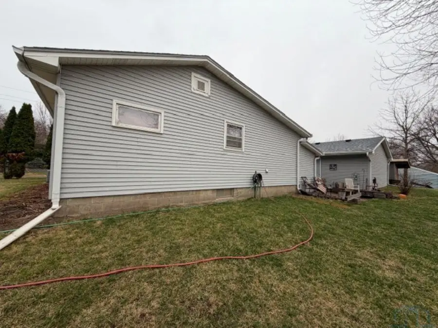 715 Burton Street, Sioux City, IA 51103 - #2
