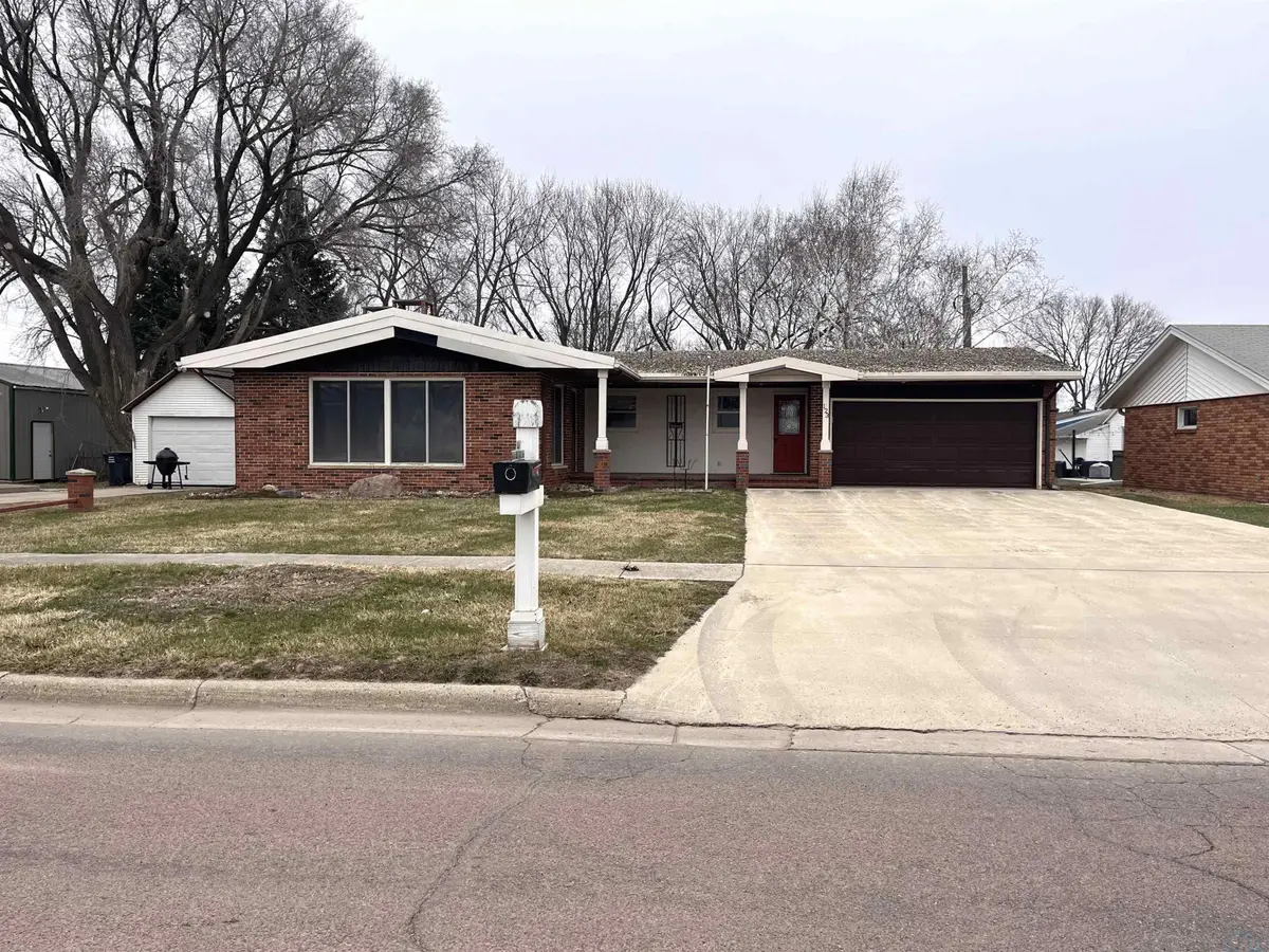 123 Normal College Avenue, Sheldon, IA 51201 - #1