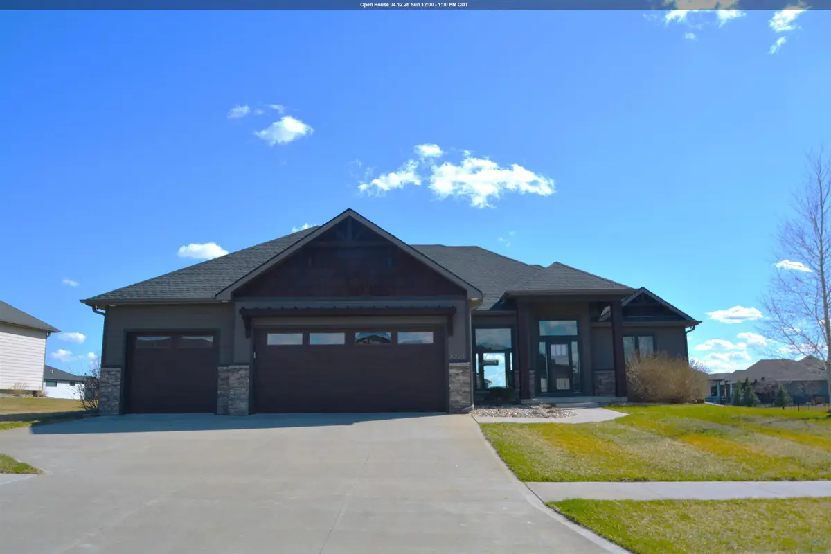 6720 Prairie View Court, Sioux City, IA 51106 - #1