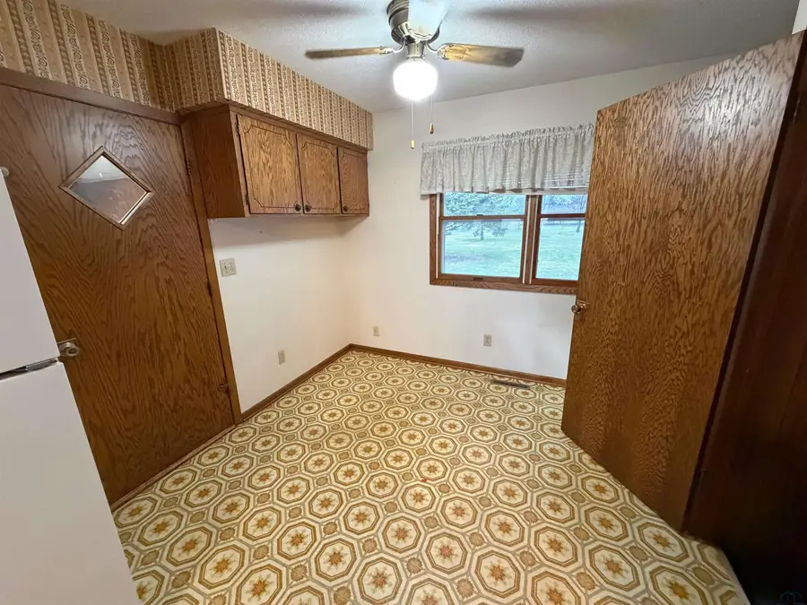 230 E 2nd Street, Ashton, IA 51232 - #2