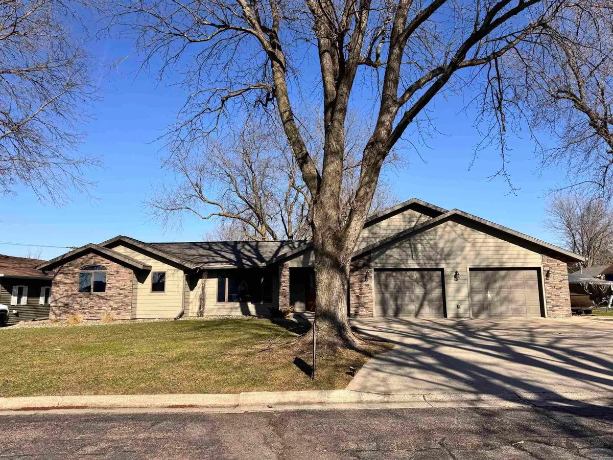 806 Floyd St, Sanborn, IA 51248 - #1