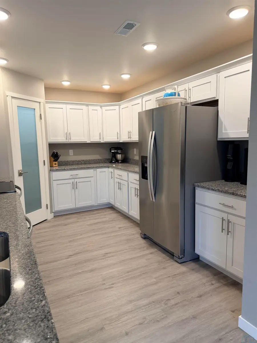 1821 W 6th St #8, Storm Lake, IA 50588 - #3