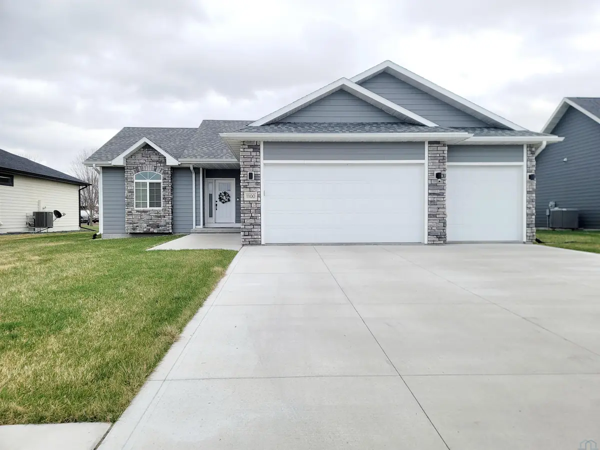 1100 E 19TH ST, South Sioux City, NE 68776 - #1