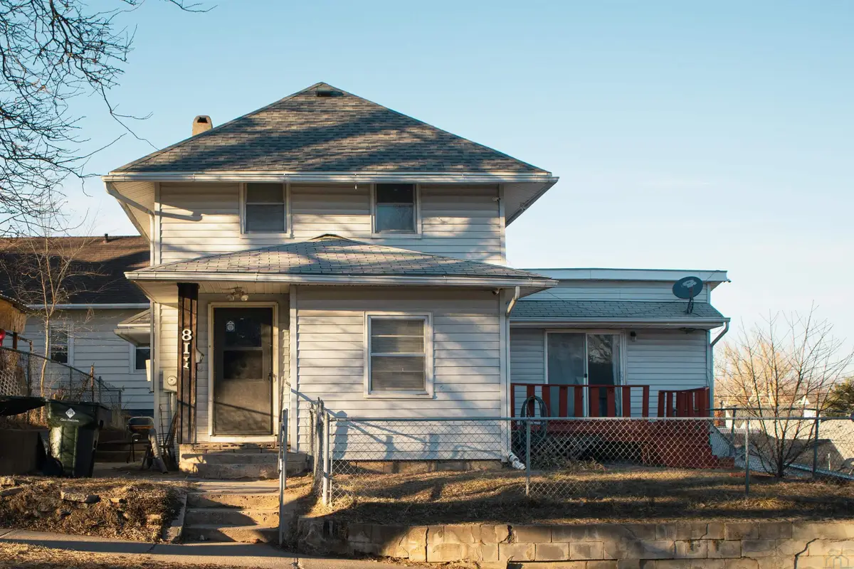 811 12th St, Sioux City, IA 51105 - #1