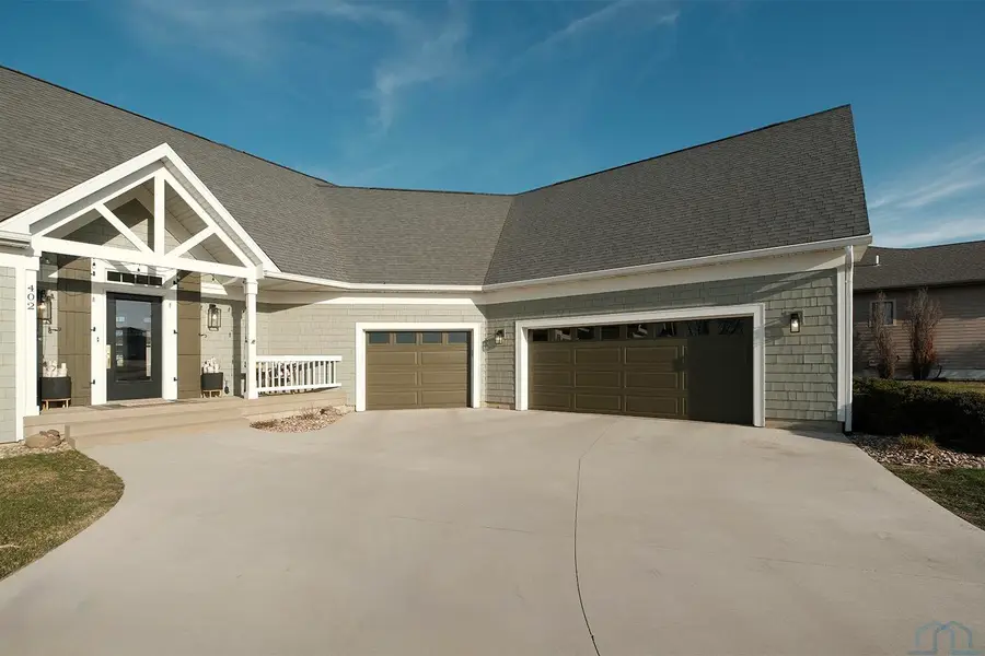 402 Martin Drive NE, Orange City, IA 51041 - #3