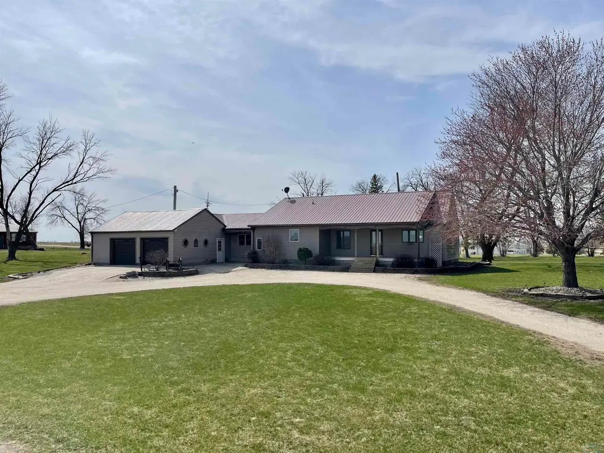 2050 590th St, Newell, IA 50568 - #1