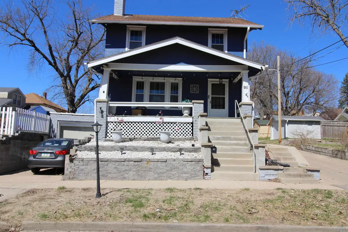 911 32nd, Sioux City, IA 51104 - #1