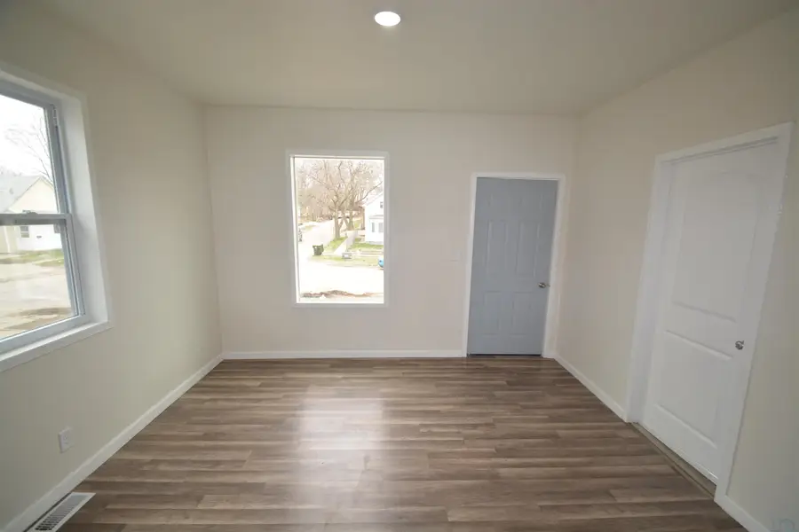 100 Main St, Sioux City, IA 51103 - #2