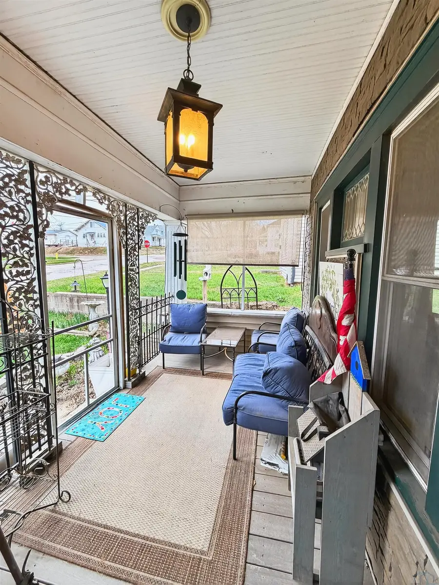 1305 Hill Ave, Sioux City, IA 51104 - #2