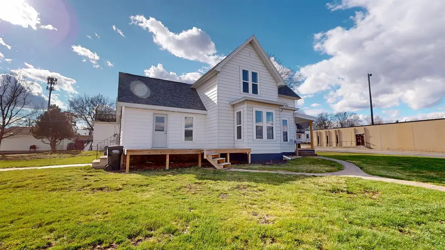 413 W CEDAR ST, Cherokee, IA 51012 - #2