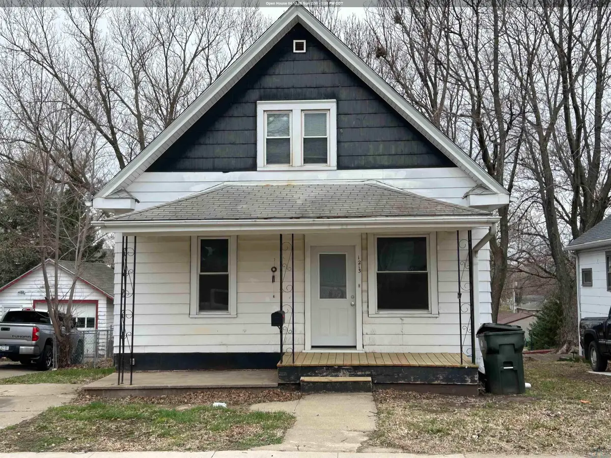 1213 S HELEN ST, Sioux City, IA 51106 - #1