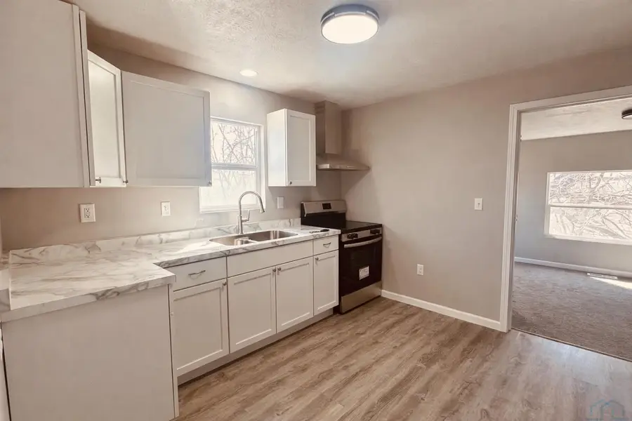 1920 W 14, Sioux City, IA 51103 - #3