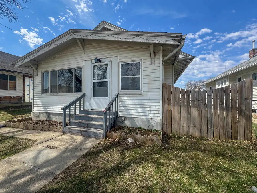 2215 Boies St, Sioux City, IA 51109 - #2