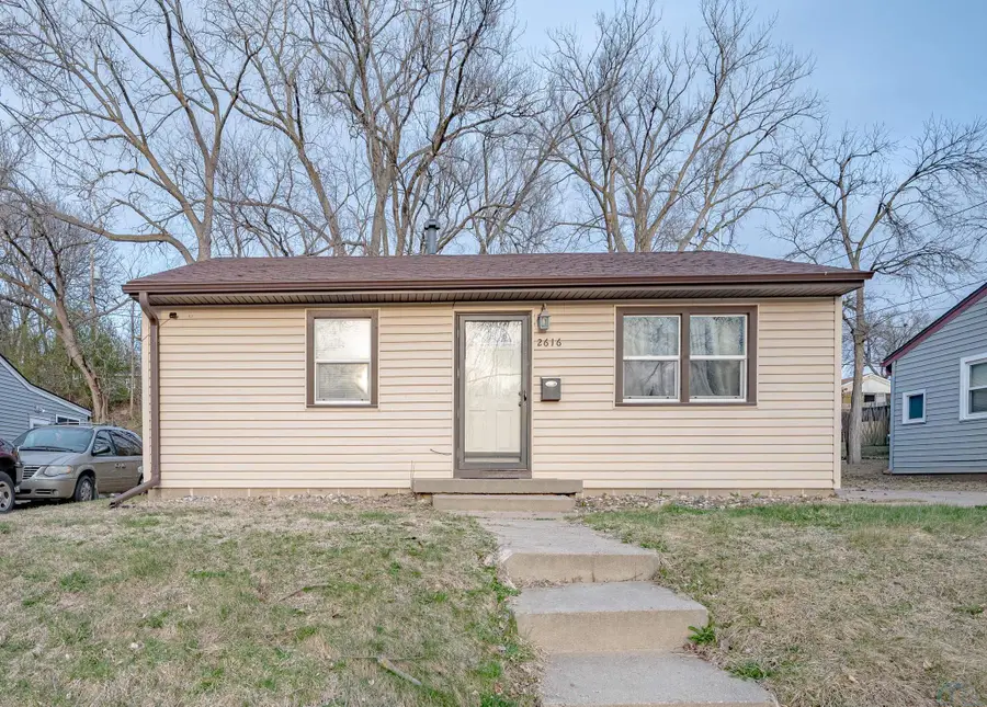 2616 S Alice Street, Sioux City, IA 51106 - #2