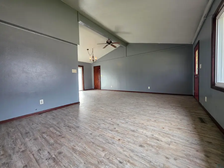 4414 Peters Ave, Sioux City, IA 51106 - #3