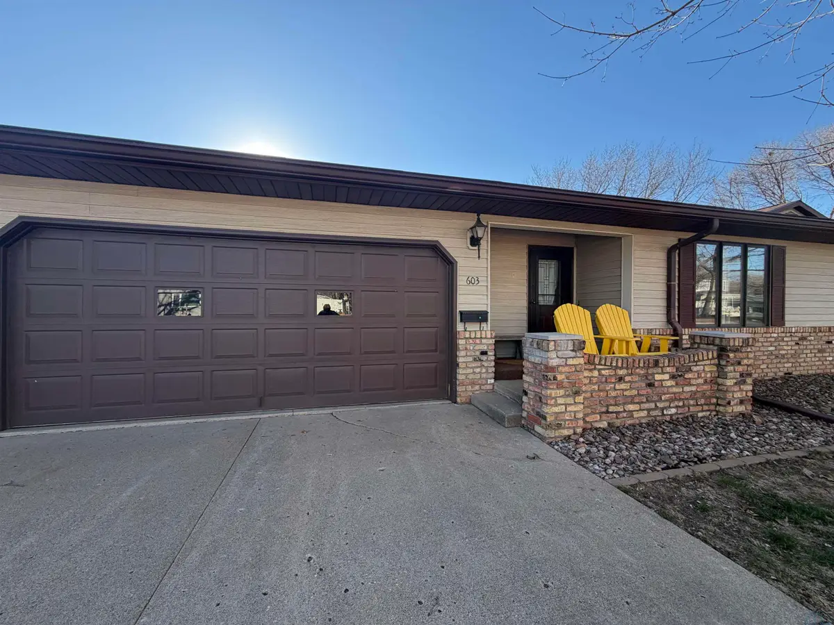 603 SE 2nd Ave #2, Le Mars, IA 51031 - #1