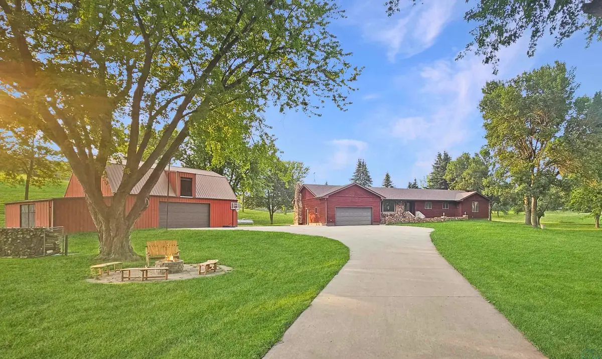 31847 West Loop Rd, Sioux City, IA 51108 - #1