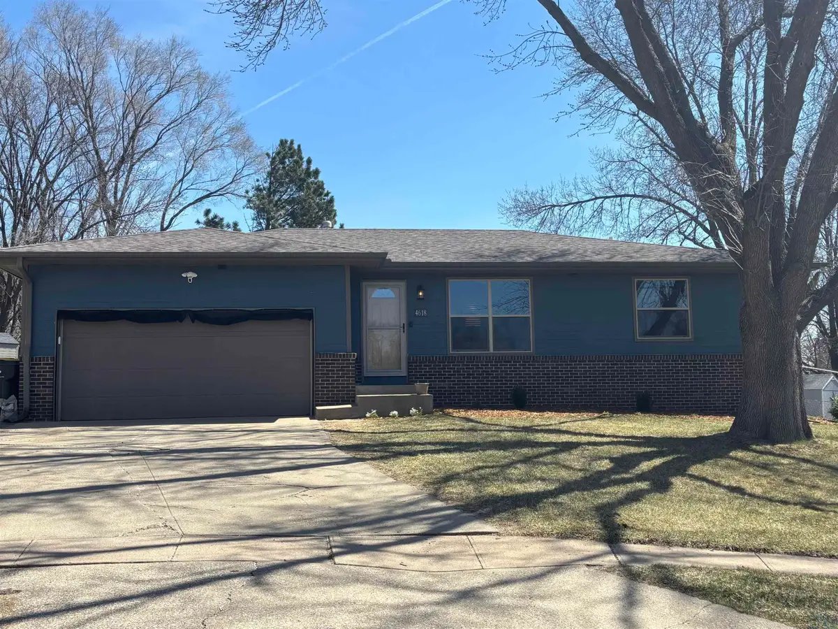 4618 Cherrywood Ln, Sioux City, IA 51106 - #1