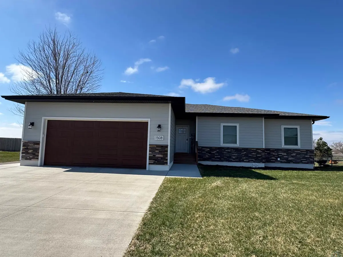 1508 Country Club Drive, Elk Point, SD 57025 - #1