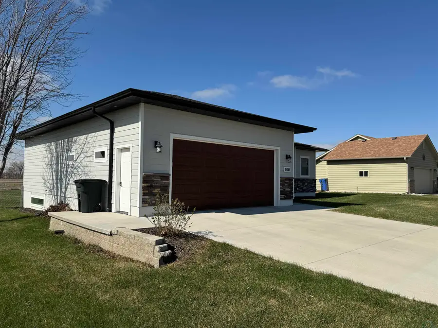 1508 Country Club Drive, Elk Point, SD 57025 - #2