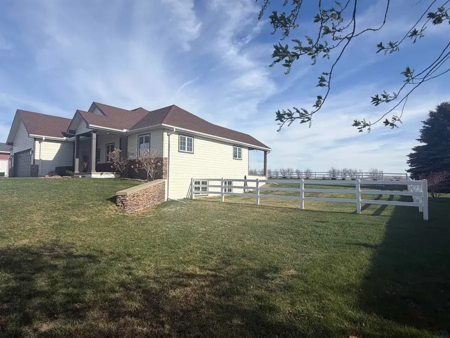 520 Torbert Blvd, Akron, IA 51001 - #2