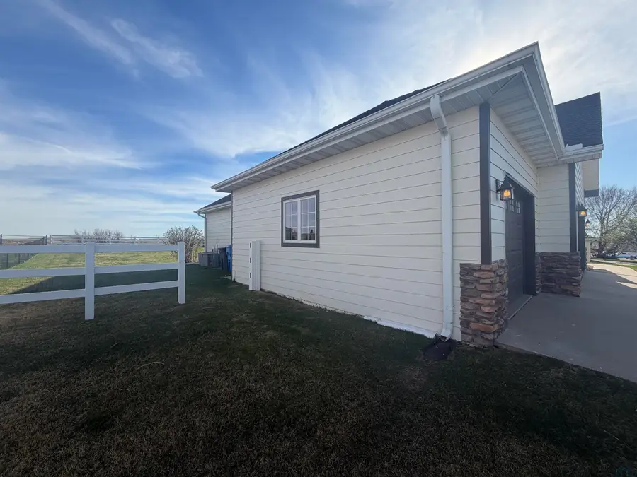 520 Torbert Blvd, Akron, IA 51001 - #3