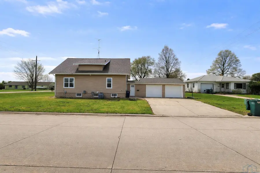 707 Colfax St., Boyden, IA 51234 - #3