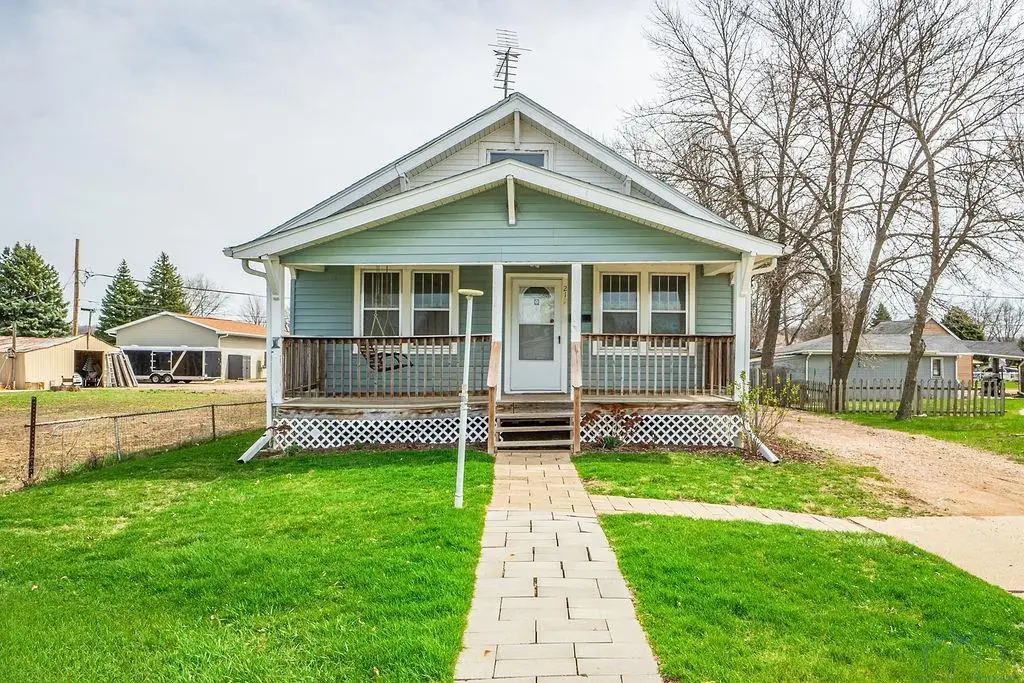 212 WALLACE AVE, North Sioux City, SD 57049 - #1