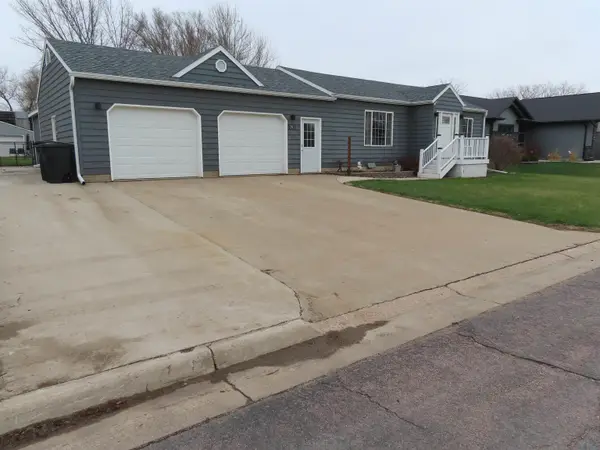 203 E Dupont, Elk Point, SD 57025