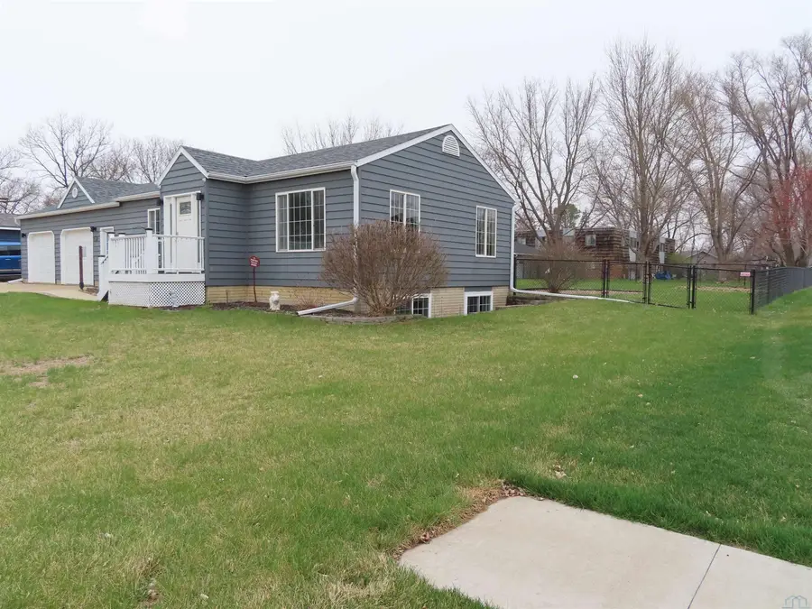 203 E Dupont, Elk Point, SD 57025 - #2