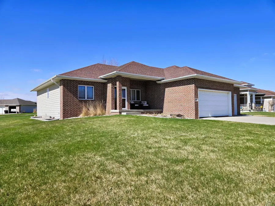 901 Rockwood Ct, Sergeant Bluff, IA 51054 - #2