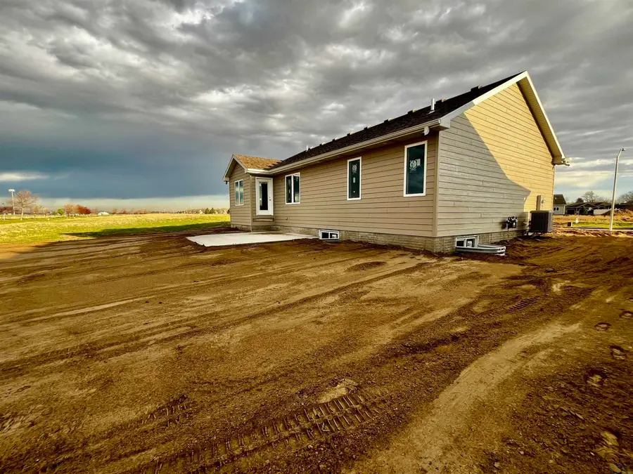 1206 Country Club Drive, Elk Point, SD 57025 - #3