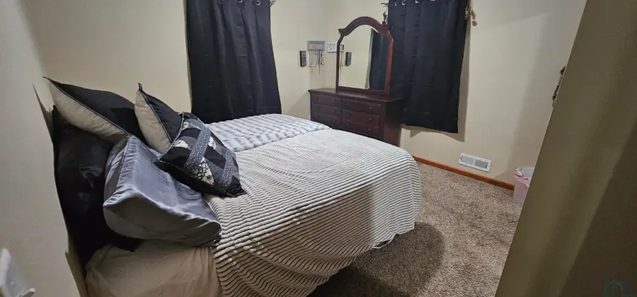 2712 10TH ST, Sioux City, IA 51105 - #3