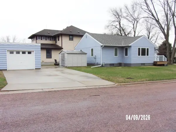 1322 AVENUE I, Hawarden, IA 51023