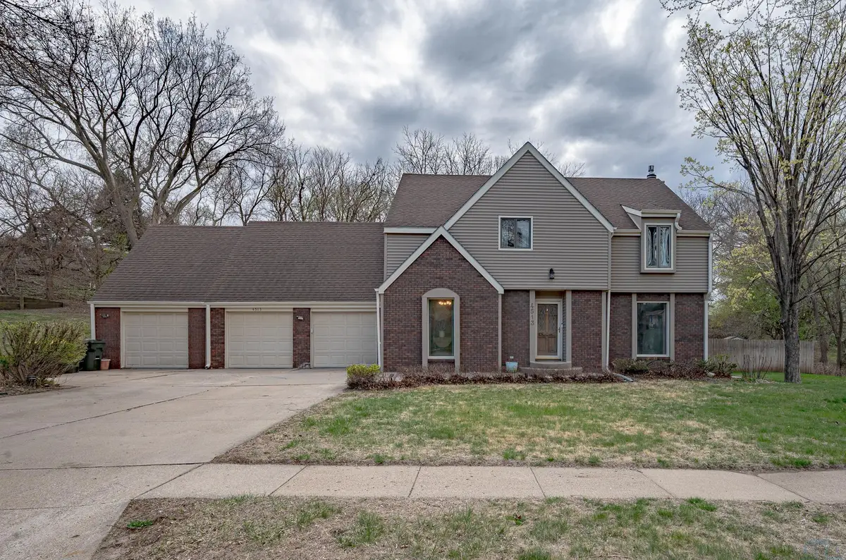 4513 CHEYENNE BLVD, Sioux City, IA 51104 - #1