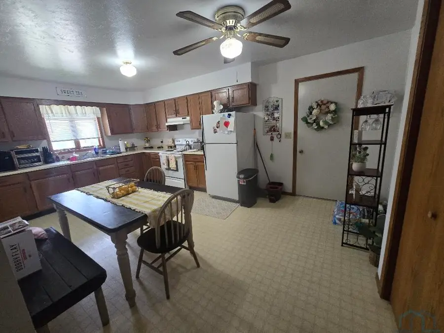 401 3rd Ave. Sw #4, Le Mars, IA 51031 - #3