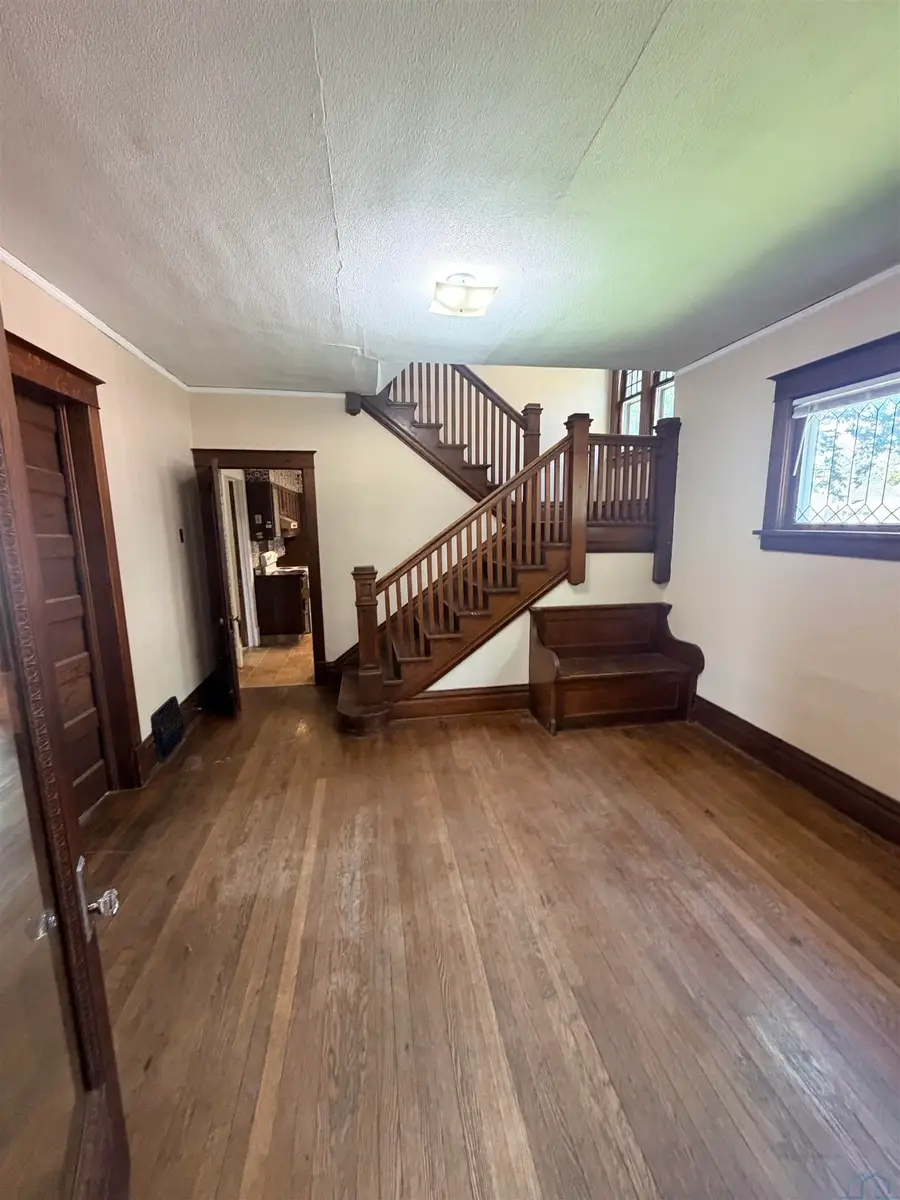 22 N Yale St., Vermillion, SD 57069 - #2