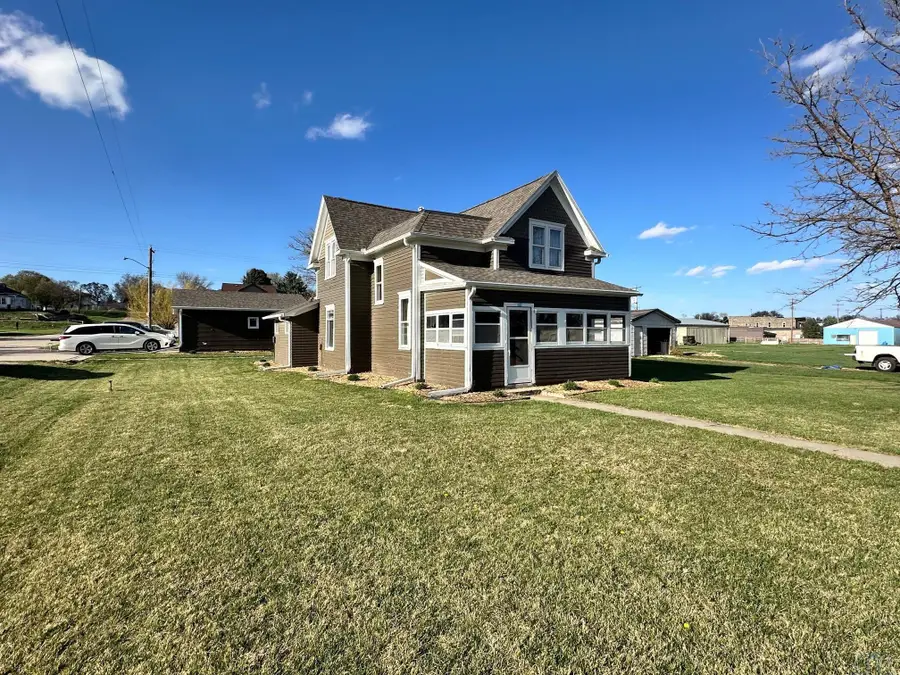 509 Broadway ST, Newcastle, NE 68757 - #3