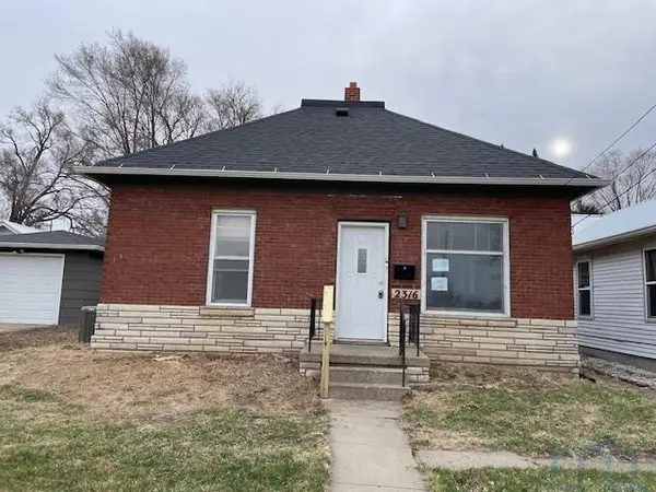 2316 Riverside Blvd, Sioux City, IA 51109
