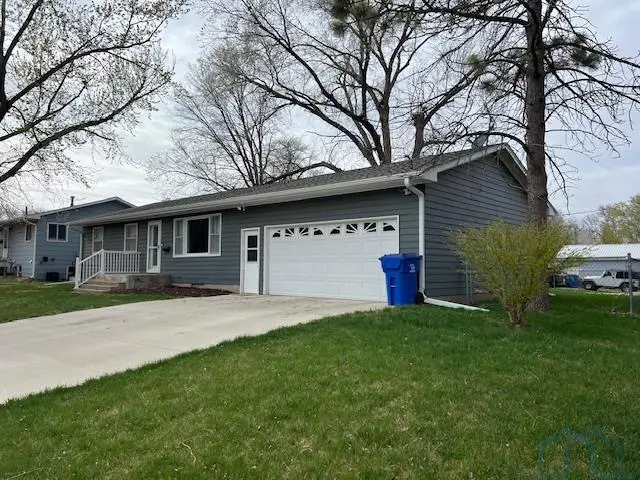 117 W Clark St., Vermillion, SD 57069 - #2