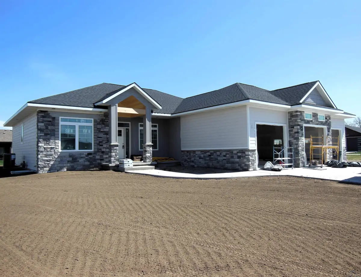 172 Cardinal Court, South Sioux City, NE 68776 - #1