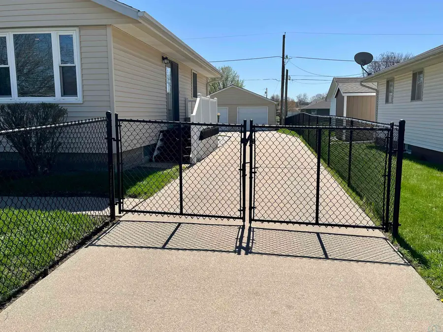 1004 River Dr., Sioux City, IA 51109 - #2