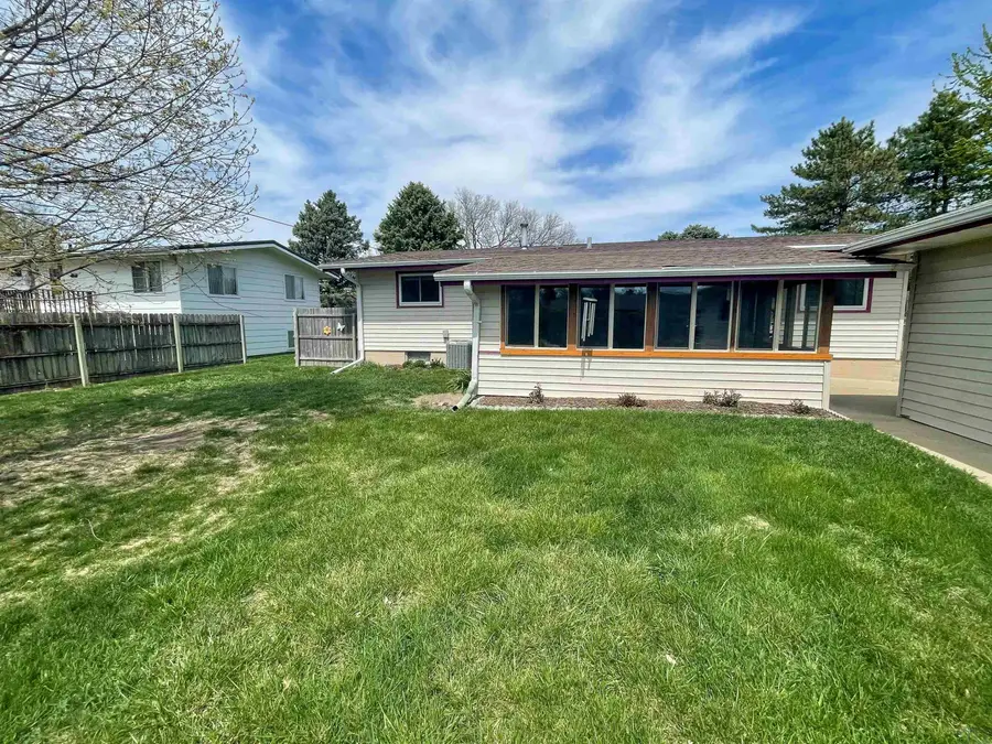1812 Elm Street, Dakota City, NE 68371 - #3
