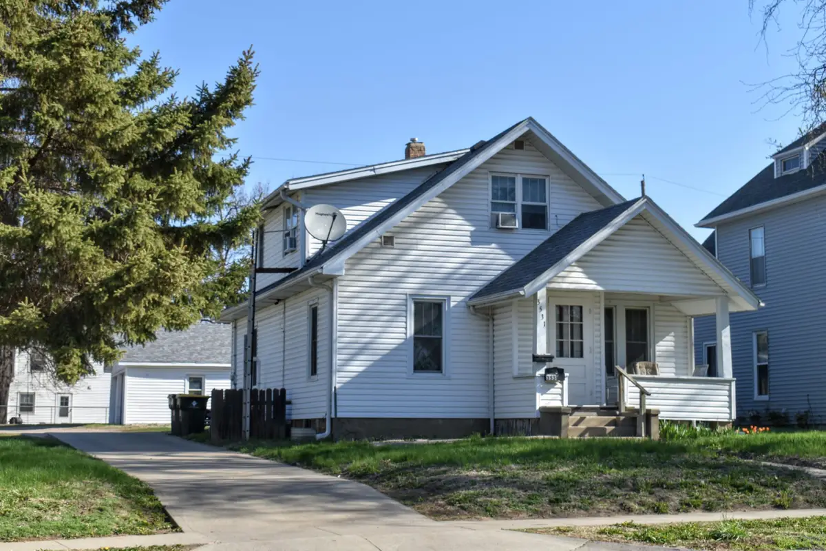 3531 Glenn Ave, Sioux City, IA 51106 - #1