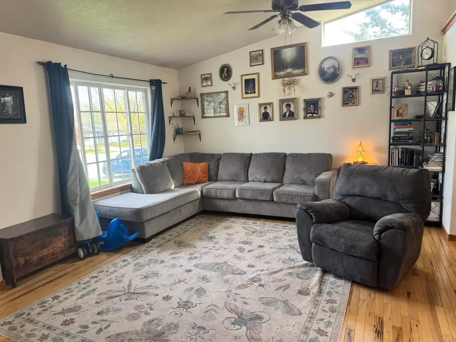 228 Anderson St., Vermillion, SD 57069 - #3