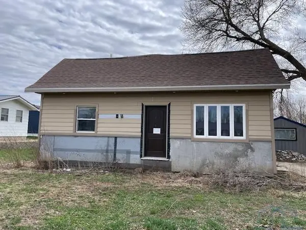 96 South Street, Akron, IA 51001