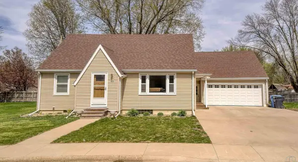 435 N LYNN DR, LeMars, IA 51031